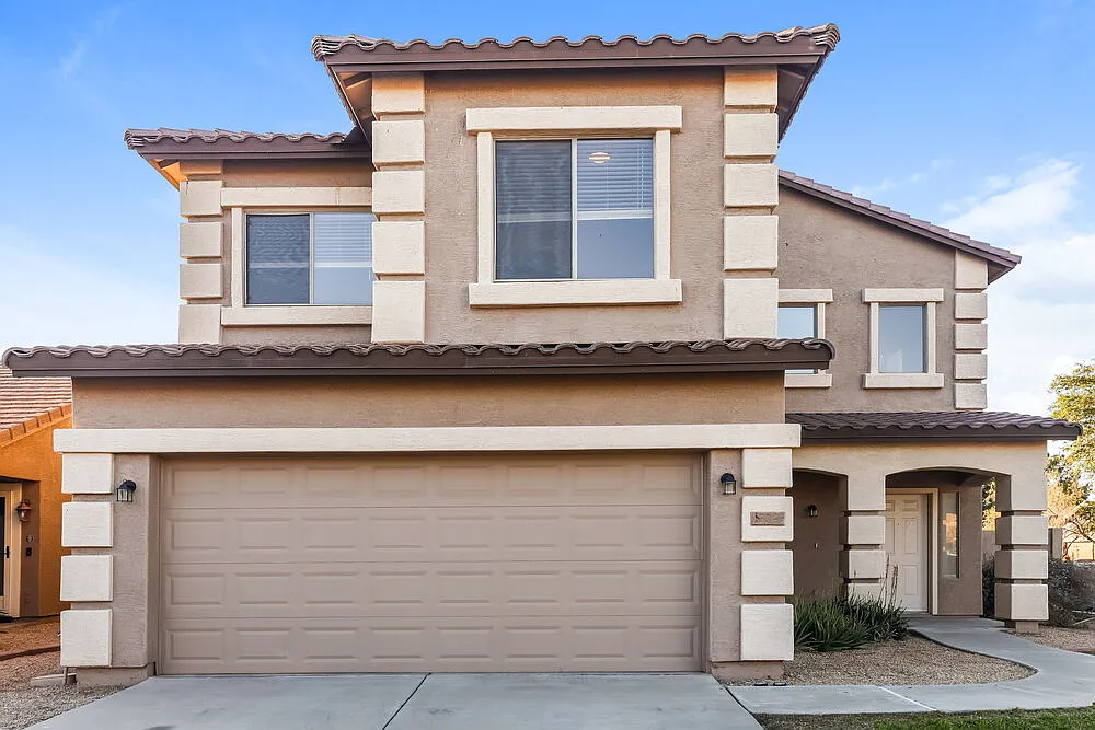 3 bed, 2.5 bath, 2255 sqft, $2,175 — Photo 1