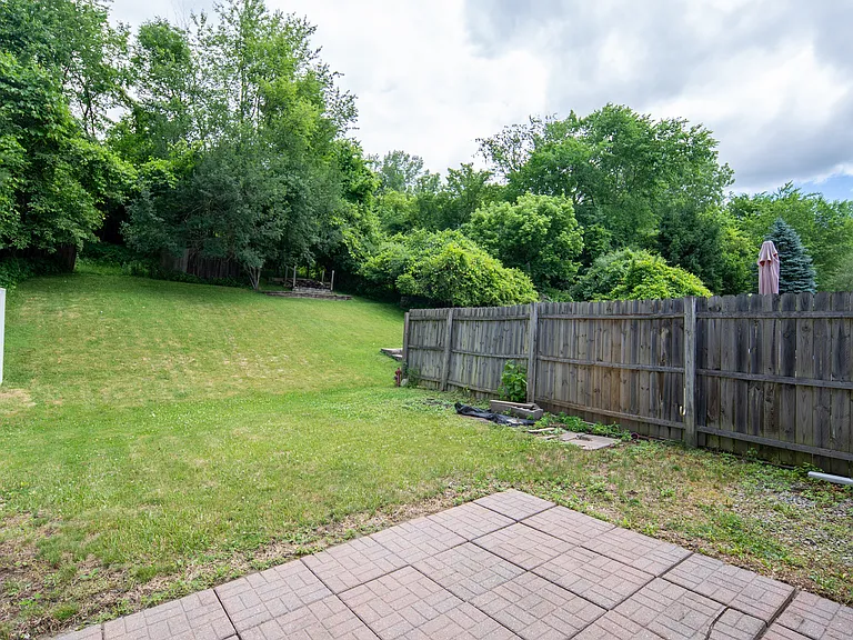 22 Lexington Dr — Photo 31