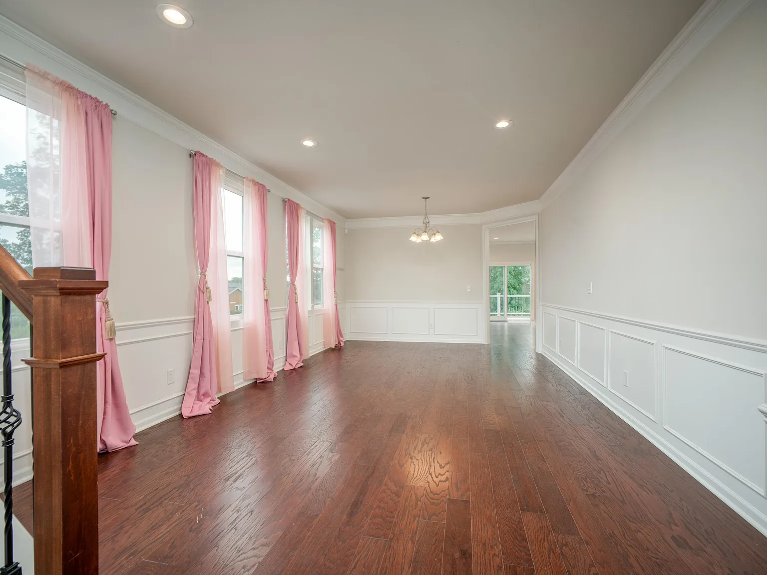 5 bed, 3.0 bath, 3446 sqft, $4,250 — Photo 4