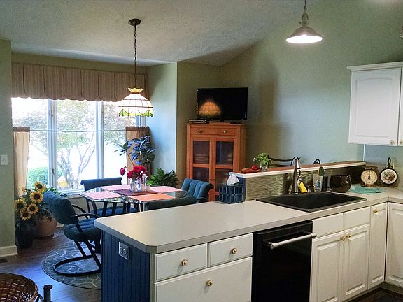 4th image of 14833 Anchor Ct
