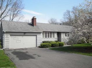 4 Gail Rd, Farmington, CT 06032