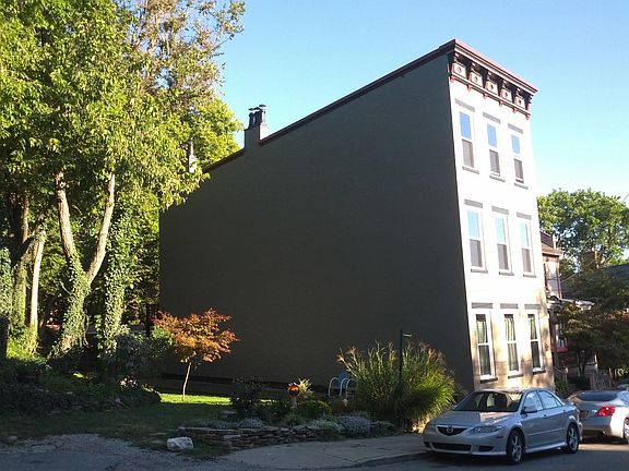 2nd image of 1810 Walker St