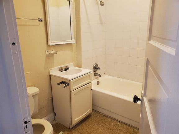 5th image of 3740 Euclid Ave #1