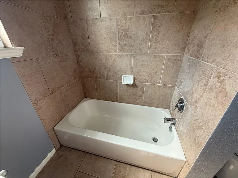 2308 Auburndale St #5 — Photo 15