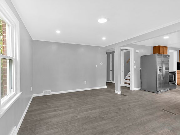 4th image of 142 Stevenson Blvd