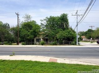 1513 Standish St, Floresville, TX 78114