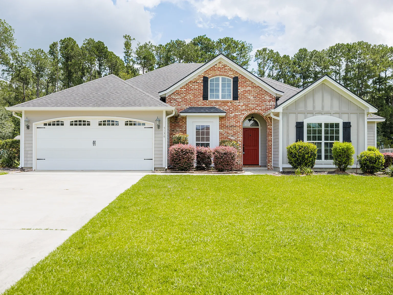 4 bed, 2049 sqft, $2,500 — Photo 1
