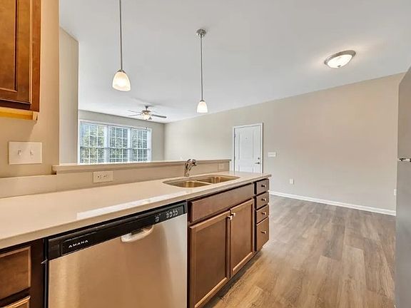 3rd image of 41 Village Springs Dr #Wlc-302