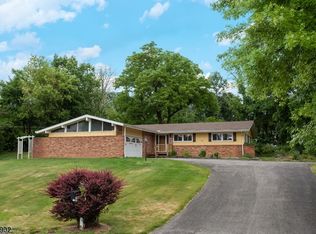 11 Knox Rd, Newton, NJ 07860