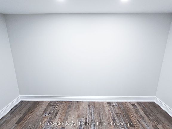 5th image of 121 Ashdale Rd