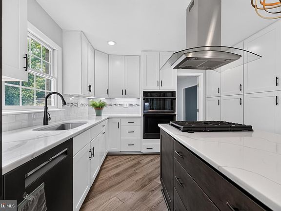 4th image of 43410 Old Wharf Ln