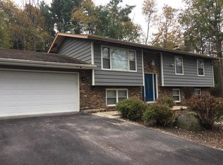 5N597 Weber Dr, Saint Charles, IL 60184