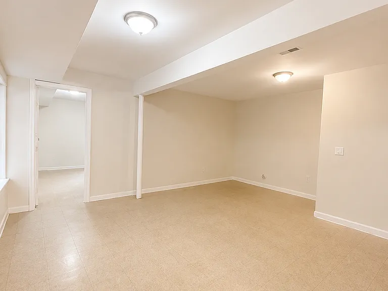 26 22nd St #2A — Photo 12