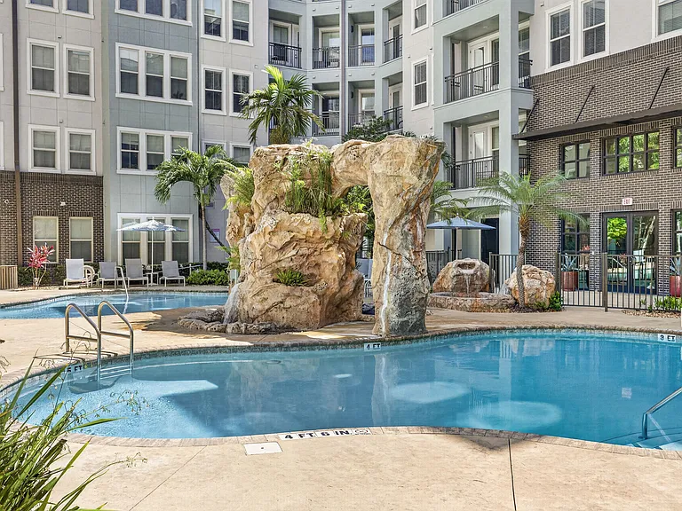 Novus Westshore — Photo 2
