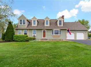 64 Beagle Dr, Middletown, RI 02842