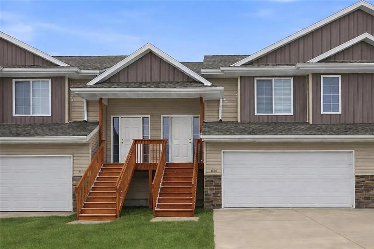 604 Riley Ln photo 1