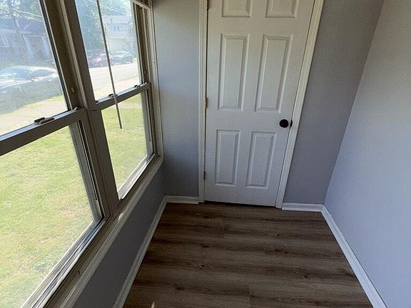 4th image of 1327 Walter Ave