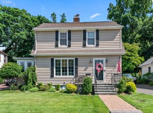 82 North St, Locust Valley, NY 11560