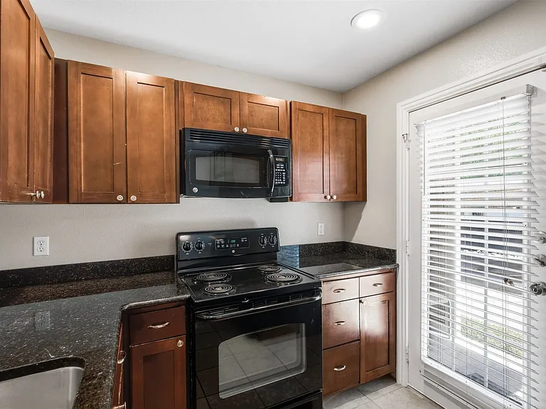 4734A Bradford Dr — Photo 14