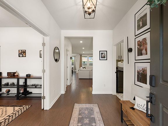 4th image of 229 Long Canyon Ln