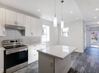 620 Bathurst St #B, Toronto, ON M5S2R1