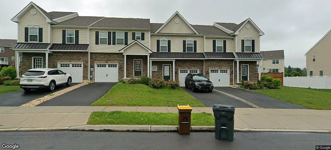 3 bed, 2.5 bath, 1680 sqft, $2,700 — Photo 1
