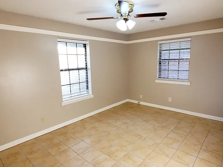 89 Spring Grove Dr — Photo 39