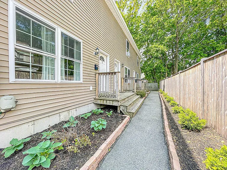 30 Knight St #1 — Photo 25