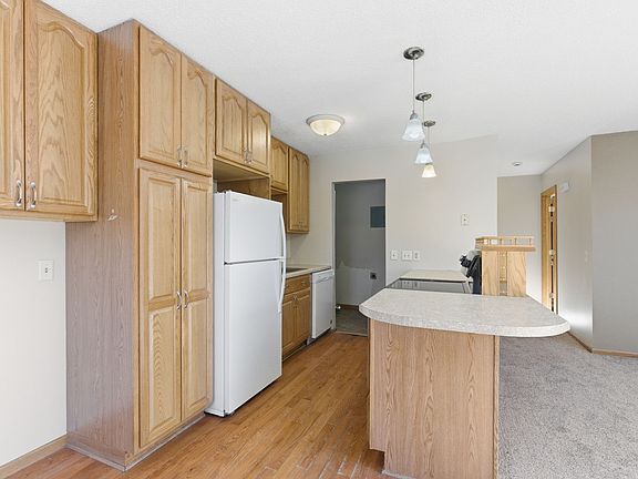 5th image of 745 Griffin Ct #755-D