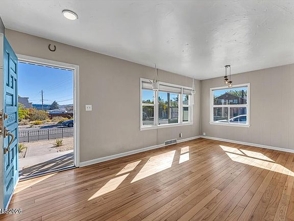 5th image of 2399 Sunrise Dr