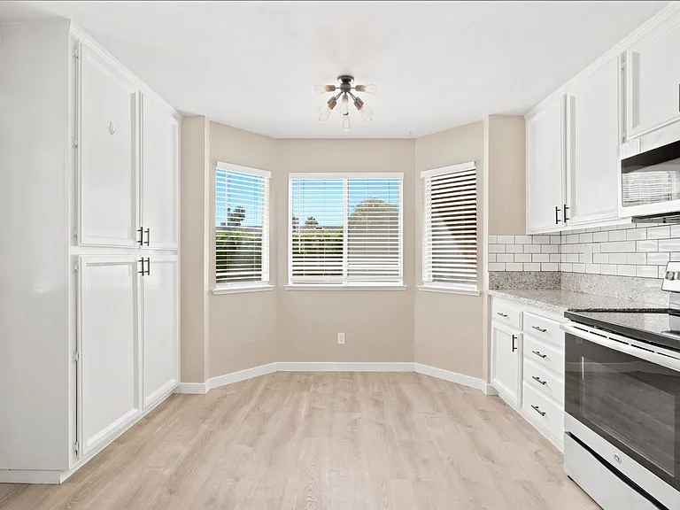 8034 Fairlands Way — Photo 11