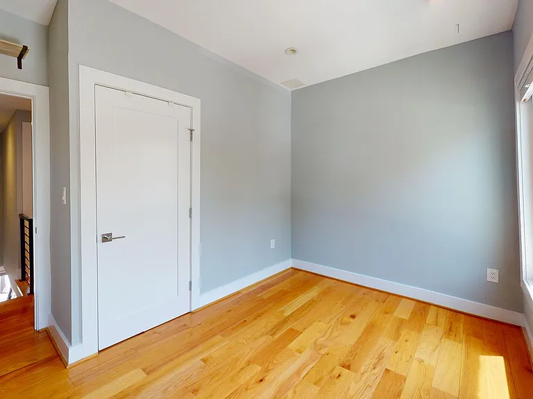 1530 Levis St NE — Photo 11
