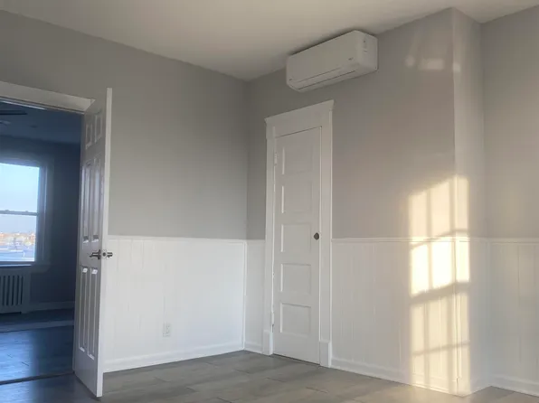 70 Poplar Street image 10 of 19