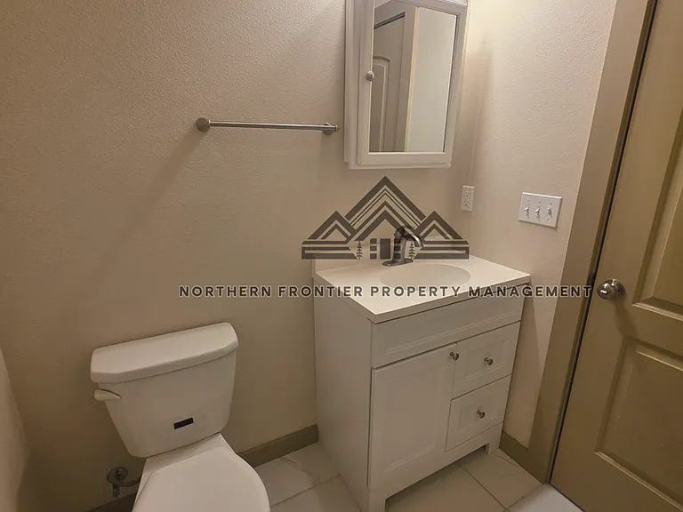 1410 S College Ave — Photo 8