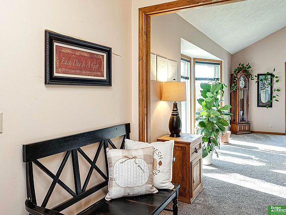 3rd image of 206 Summerset Dr