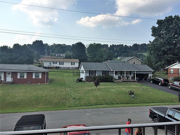 5th image of 3302 Parkway Dr