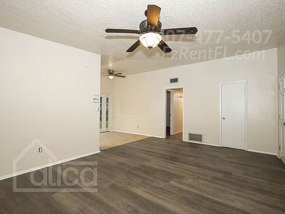 5th image of 6024 Oakcrest Cir