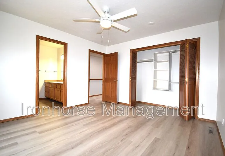 1712 W Olive St #46 — Photo 17