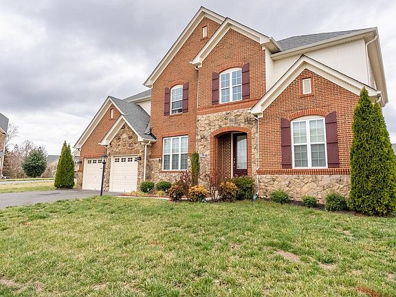 3rd image of 13789 Estate Manor Dr