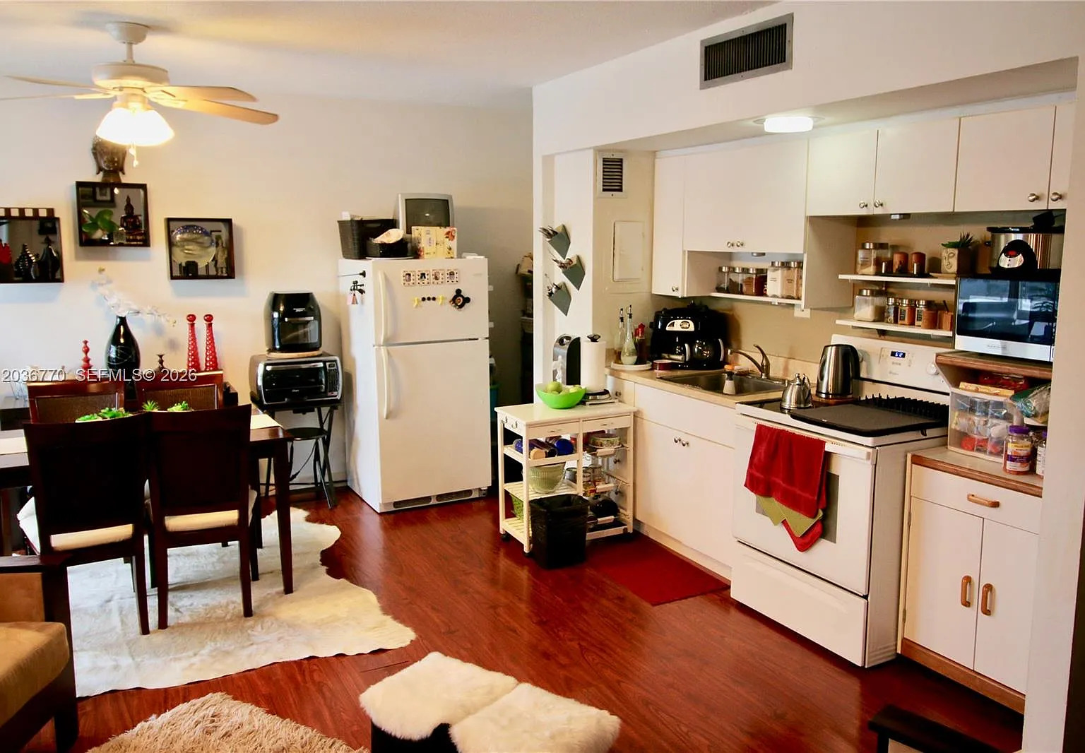 King Cole Condo — Photo 3