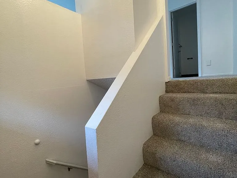 8521 Golden St — Photo 3