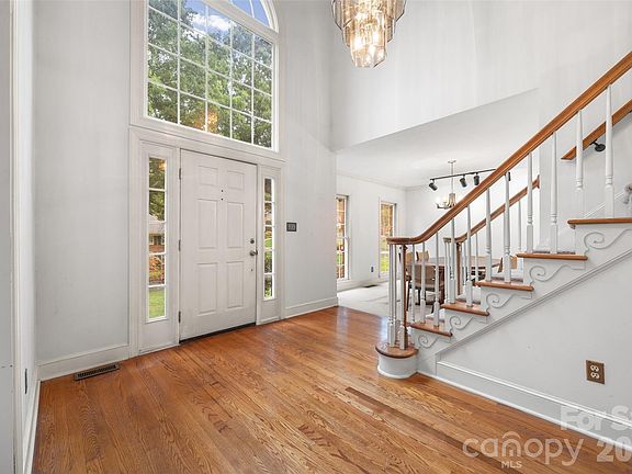 3rd image of 7411 Leharne Dr