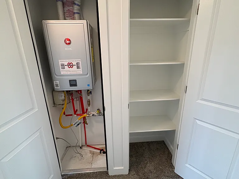 486 S 700 W — Photo 14