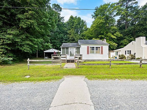 3rd image of 226 Pine Rd