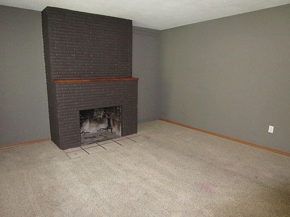 3rd image of 712 127th St S #712