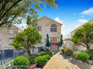 110 Bartow Ave, Staten Island, NY 10309