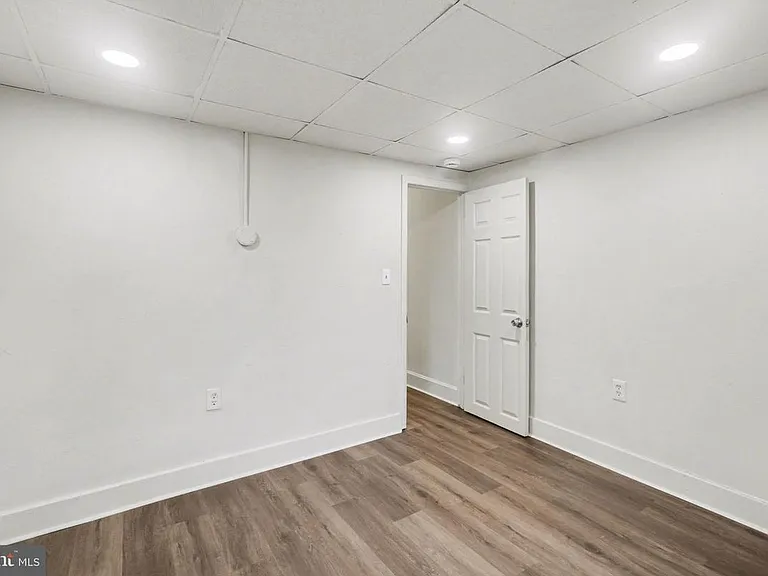 335 Poplar St — Photo 11
