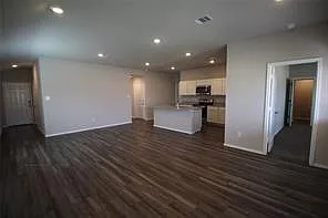 323 Pecos Dr — Photo 4