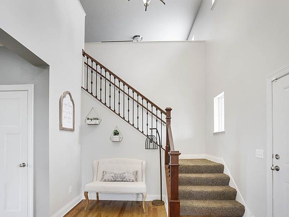 5th image of 2560 Heron Ln
