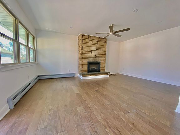 4th image of 1115 Locust St #4